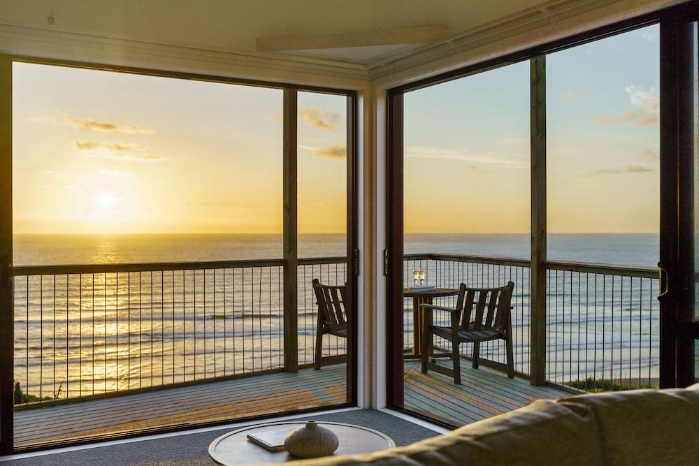 Castaways Resort Deluxe Chalet, 2 Bedrooms, Kitchenette, Ocean View (Chalet) 11