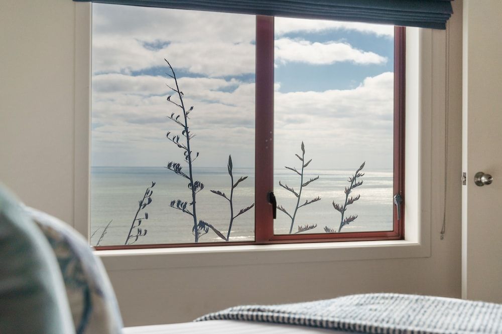 Castaways Resort Deluxe Chalet, 2 Bedrooms, Kitchenette, Ocean View (Chalet) 7