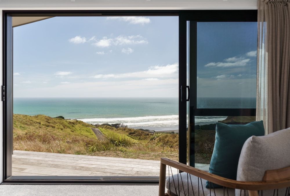 Castaways Resort Standard Room 4