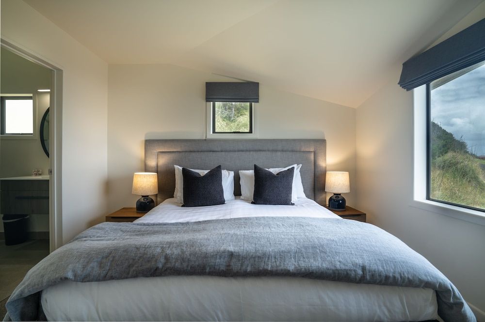 Castaways Resort Deluxe Chalet, 2 Bedrooms, Kitchenette, Ocean View (Chalet) 6