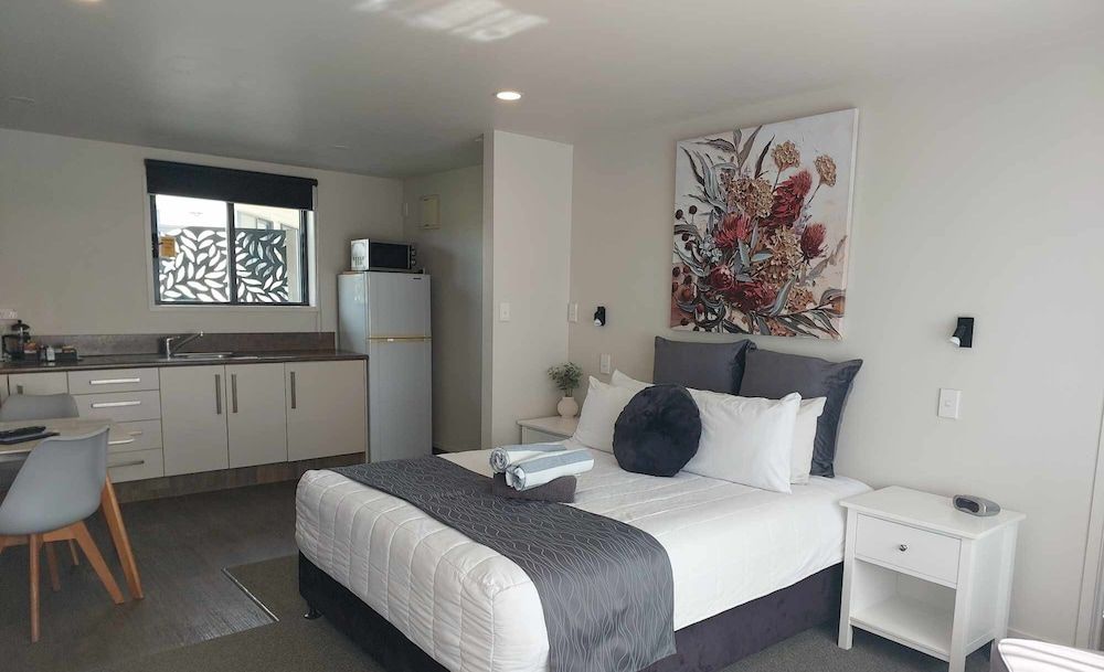 All Seasons Holiday Park Motel Style 2 Bedroom 3