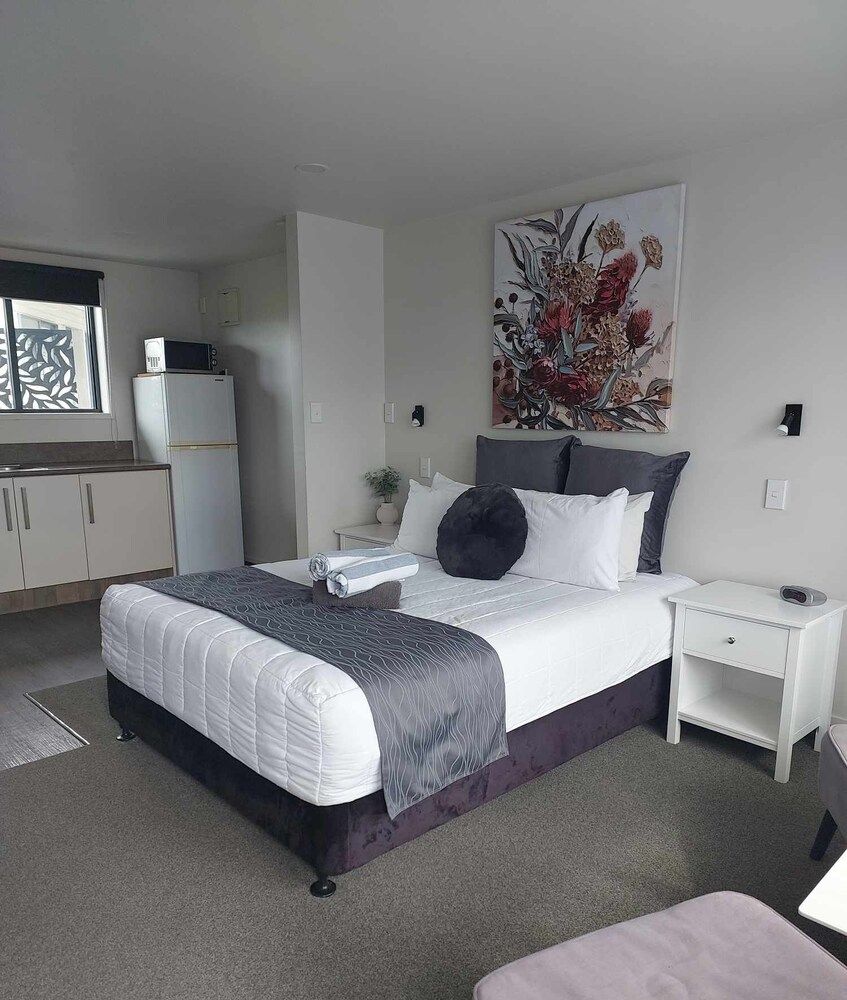 All Seasons Holiday Park Motel Style 2 Bedroom 2