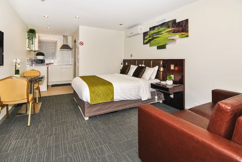 Premium Studio with Kitchen (Newly Refurbished)