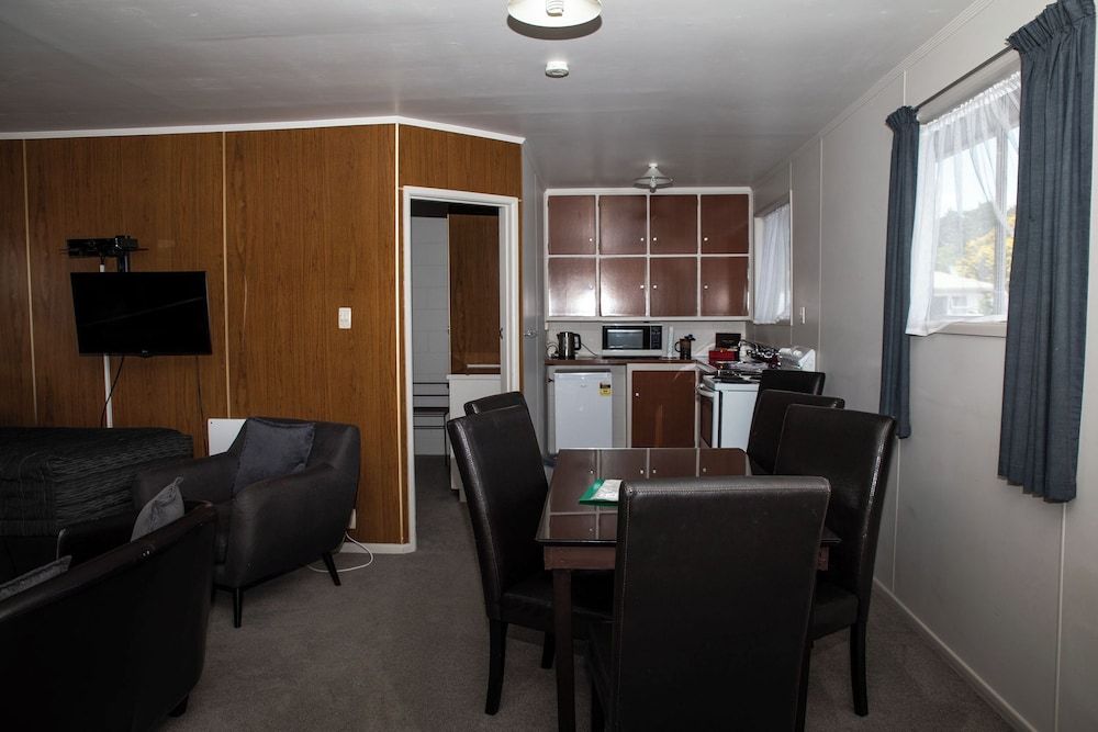 Peninsula Motel Standard Suite, 2 Bedrooms, Non Smoking, Kitchen (Unit) 5