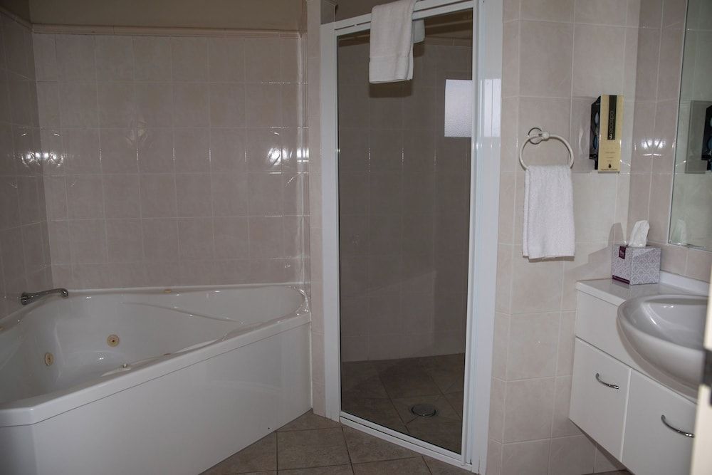 Peninsula Motel Deluxe Studio 4