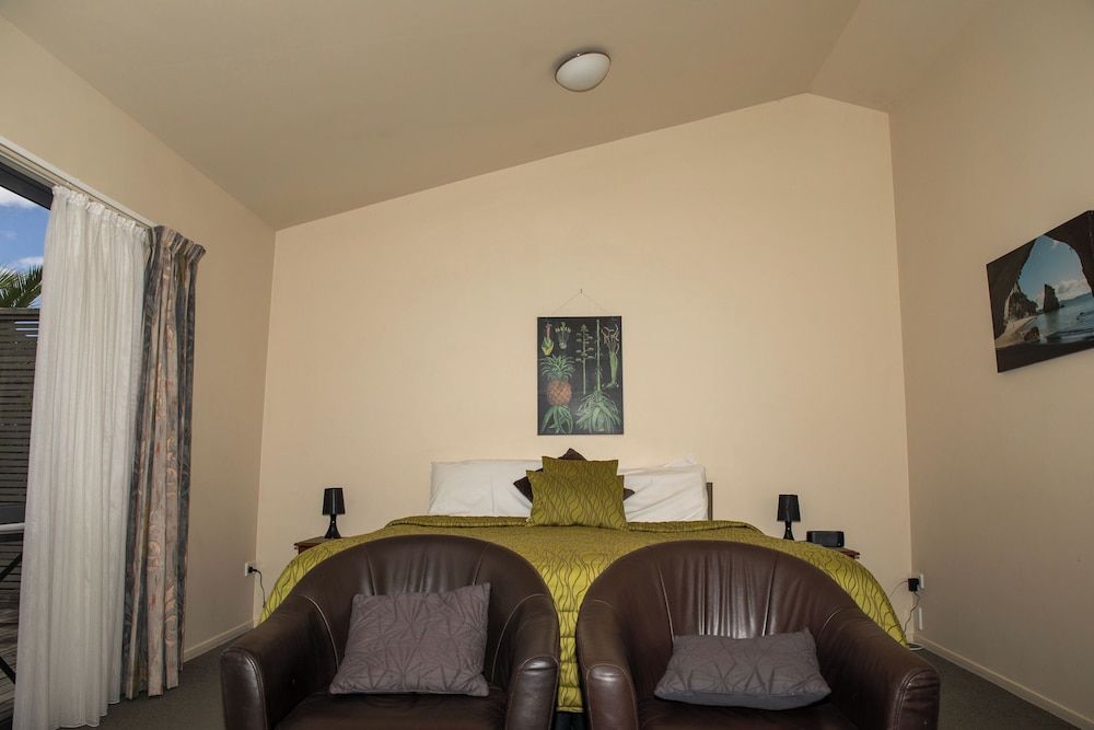 Peninsula Motel Deluxe Studio 5