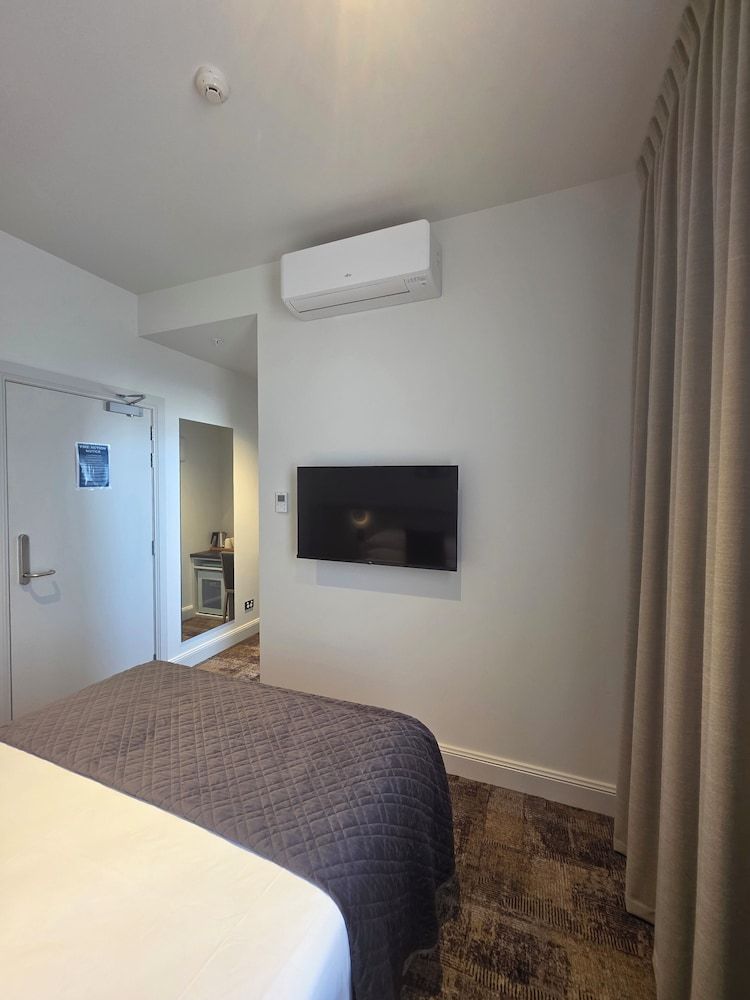 The Grosvenor Economy Double Room 4