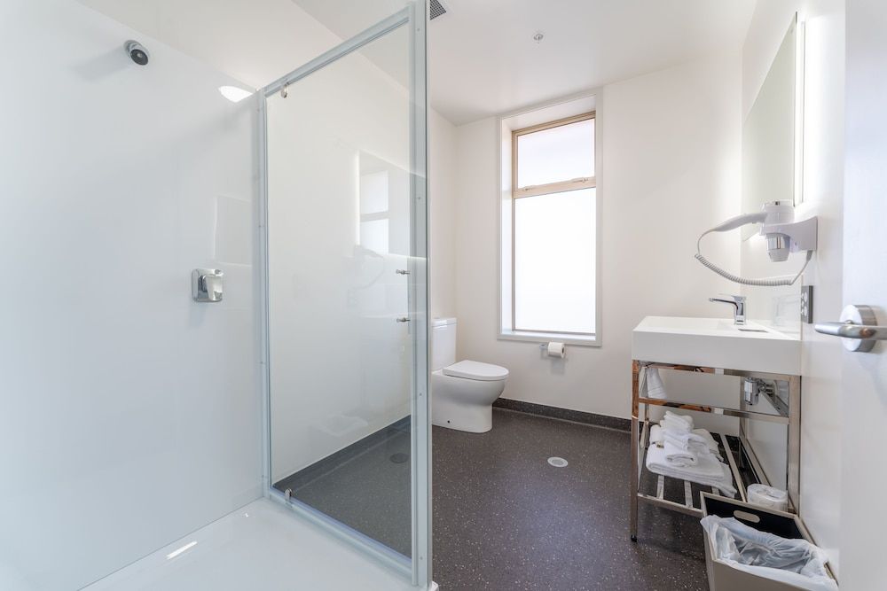 The Grosvenor Suite 5