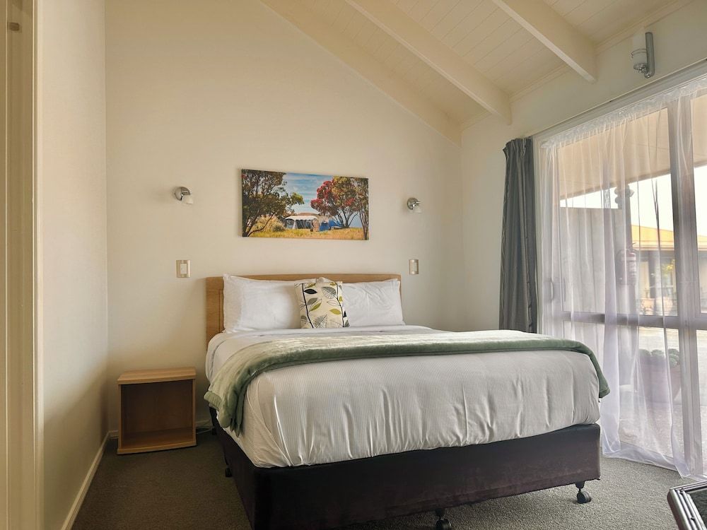 The Olive Motel Premium Suite, 1 Bedroom 4