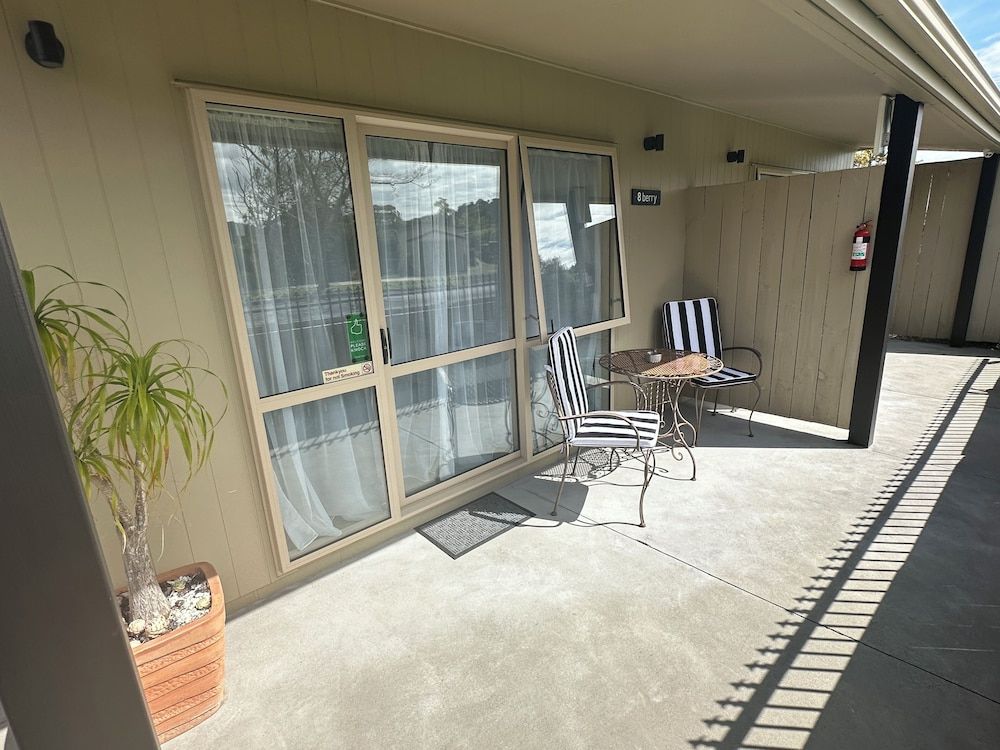 The Olive Motel Premium Studio 9