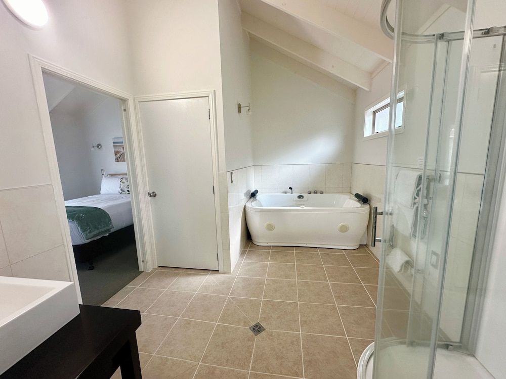 The Olive Motel Premium Suite, 1 Bedroom 8