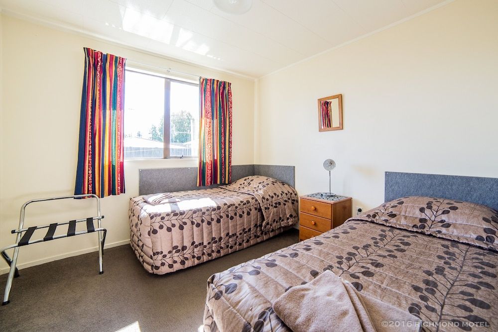 Three Bedroom Motel Room