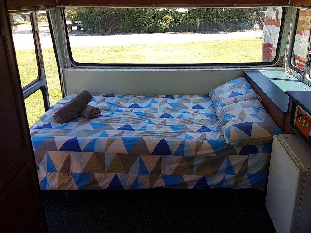 Alpine Adventure Holiday Park Caravan (Shared Bathroom) 2