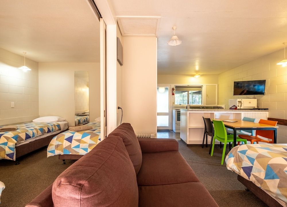 Alpine Adventure Holiday Park Tourist Flat 6