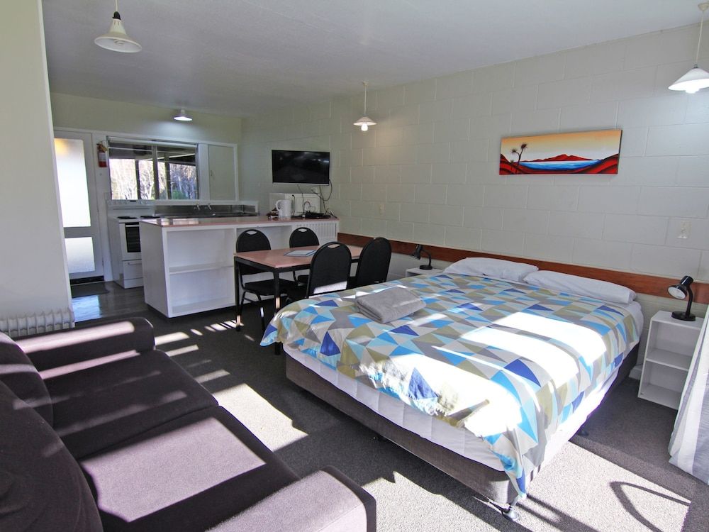 Alpine Adventure Holiday Park Tourist Flat