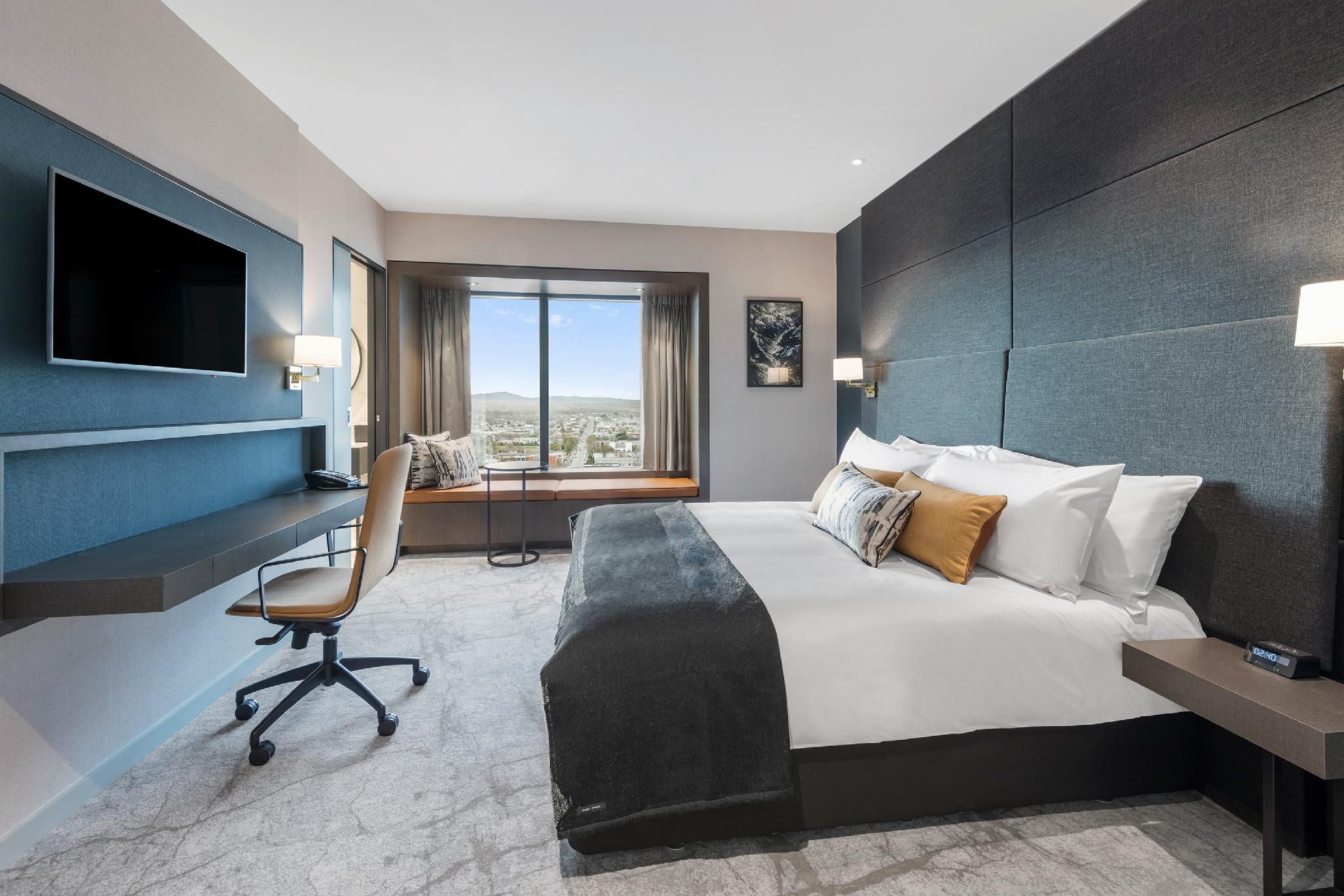 1 King Standard City View High Floor