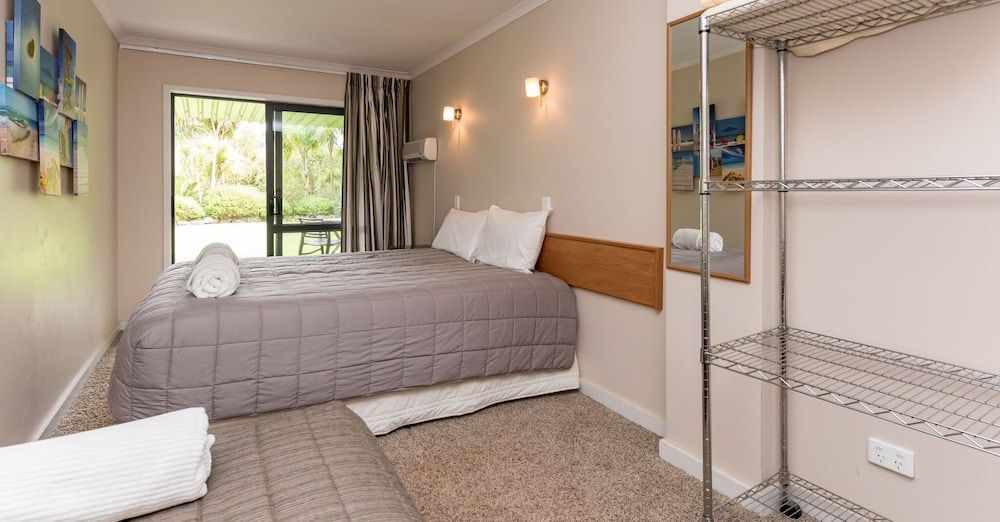 Bay of Islands Holiday Apartments Family Apartment, 1 Bedroom 3