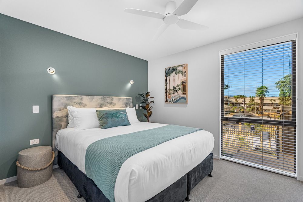 Premium Poolside Villa (2BR)