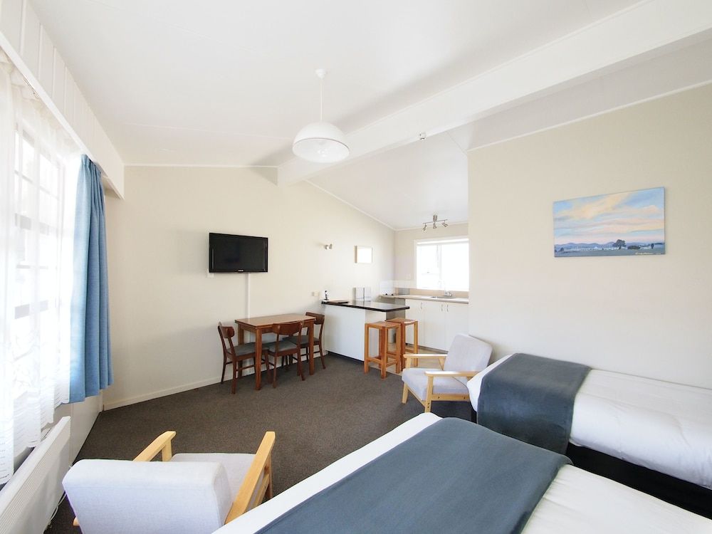 Riverlodge Nelson Large Studio 2