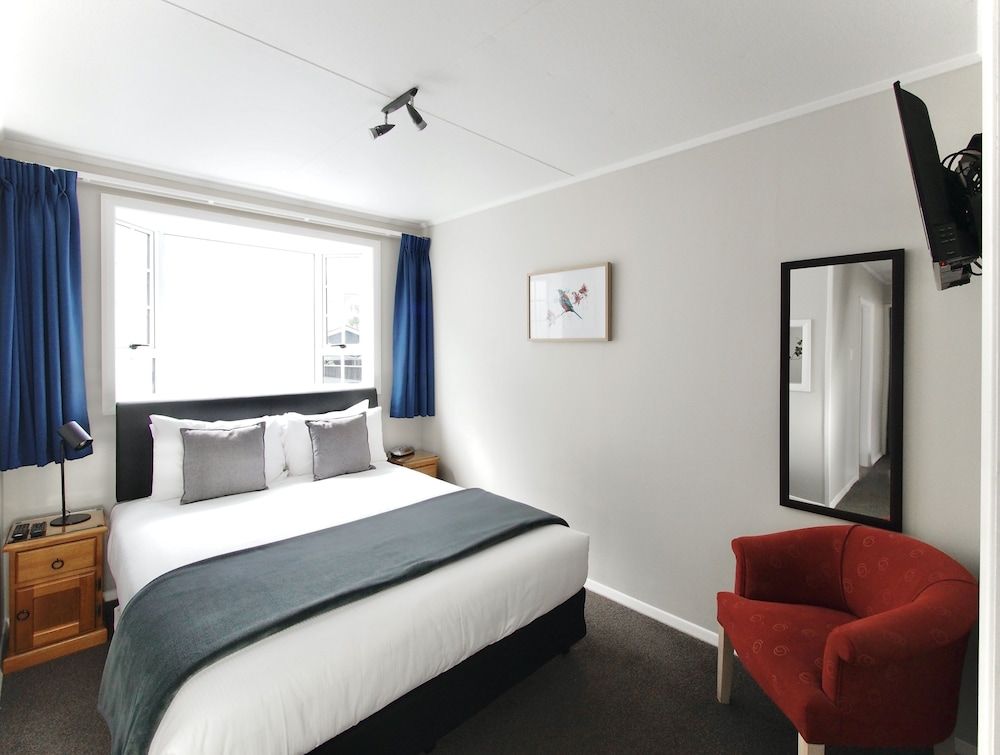 One Bedroom Apartment