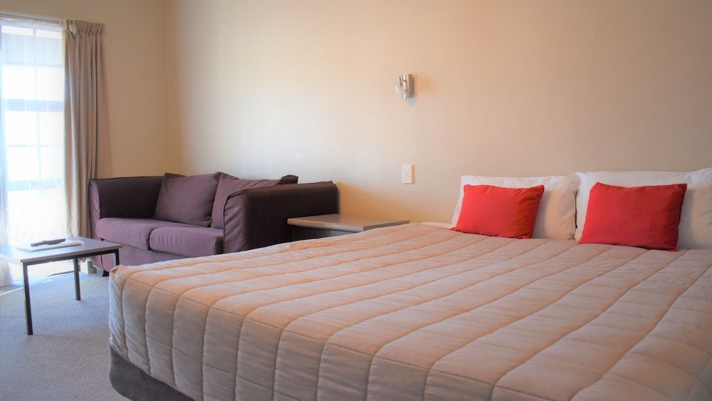 undefined Devonwood Motel 4