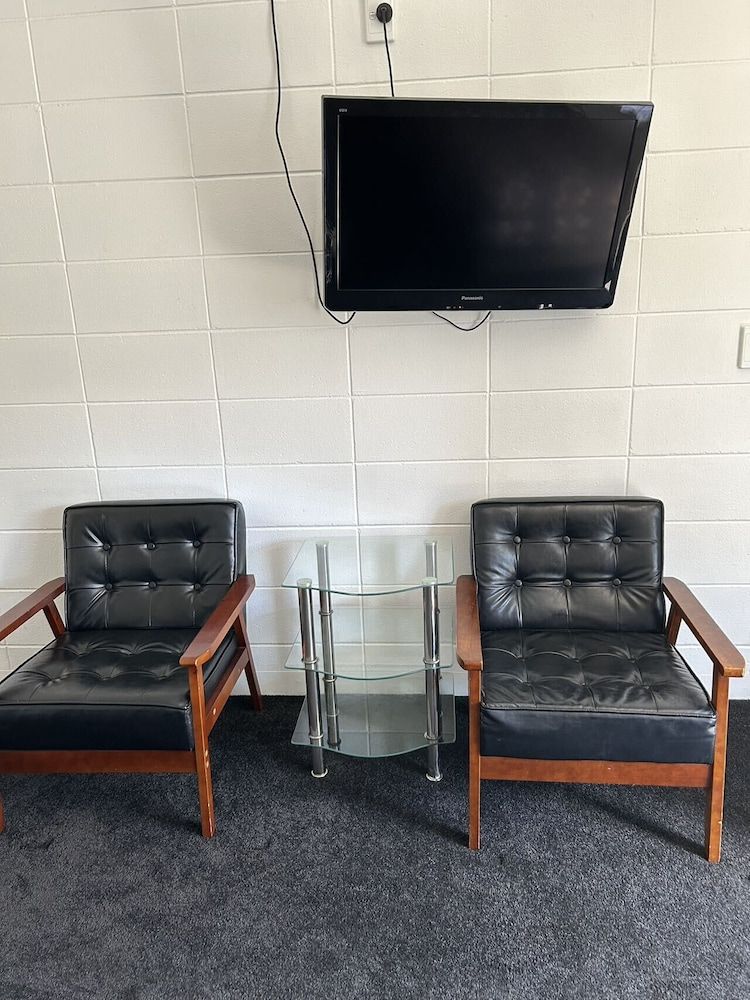 Tudor Motor Lodge Triple Studio 4