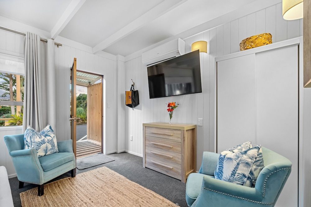 Stay Kerikeri Boutique Apartments and Studios Executive Studio Suite, 1 King Bed, Pool View 23