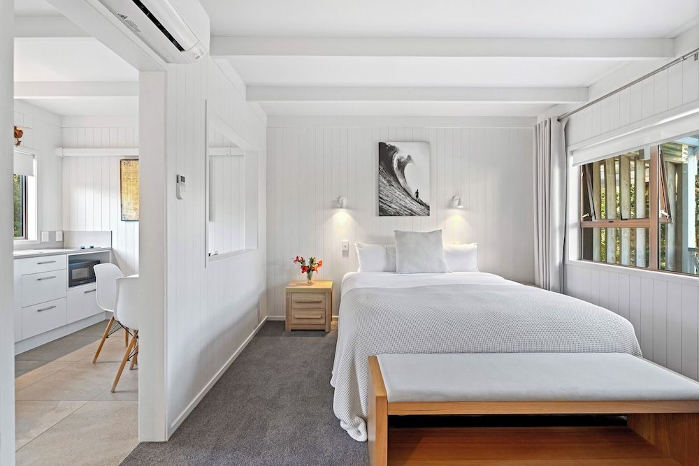 Stay Kerikeri Boutique Apartments and Studios Executive Studio Suite, 1 King Bed, Pool View 6