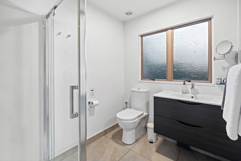 Stay Kerikeri Boutique Apartments and Studios Executive Studio Suite, 1 King Bed, Pool View 19