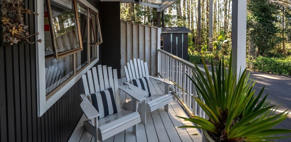 Stay Kerikeri Boutique Apartments and Studios Executive Studio Suite, 1 King Bed, Pool View 14