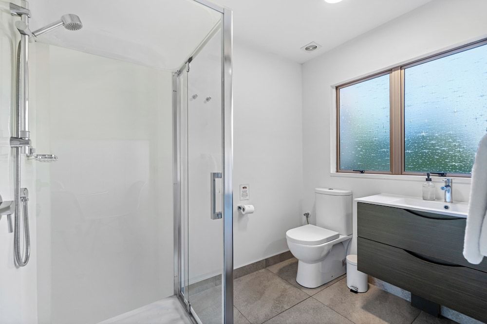 Stay Kerikeri Boutique Apartments and Studios Executive Studio Suite, 1 King Bed, Pool View 15