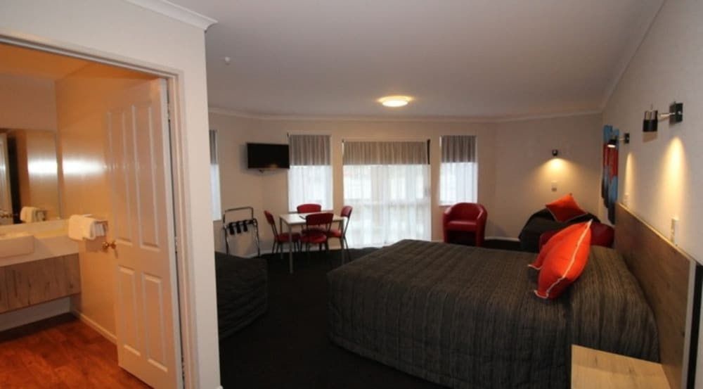Executive Suite Twin