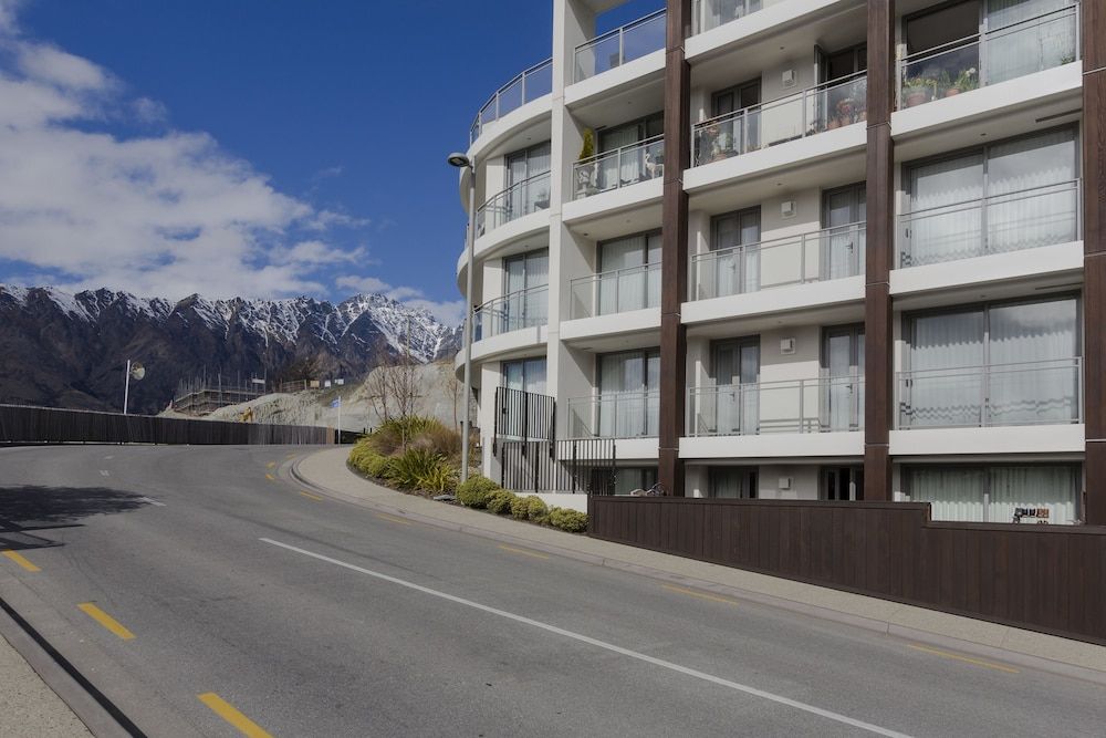 Queenstown Village Apartments Apartment, 5 Bedrooms