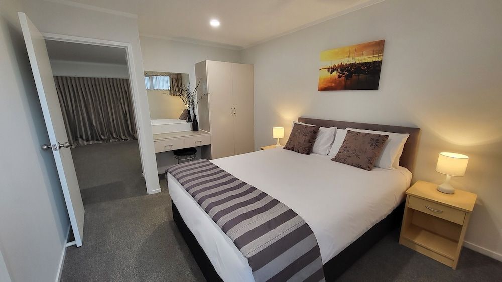 Manukau Motor Lodge Standard Room, 1 Bedroom, Ensuite 3