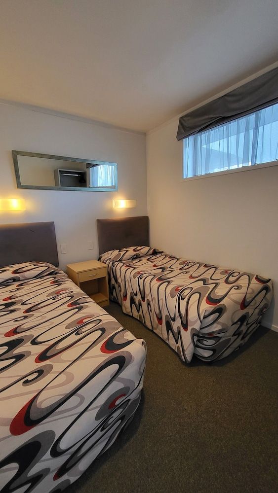 Manukau Motor Lodge Standard Room, 2 Bedrooms 2