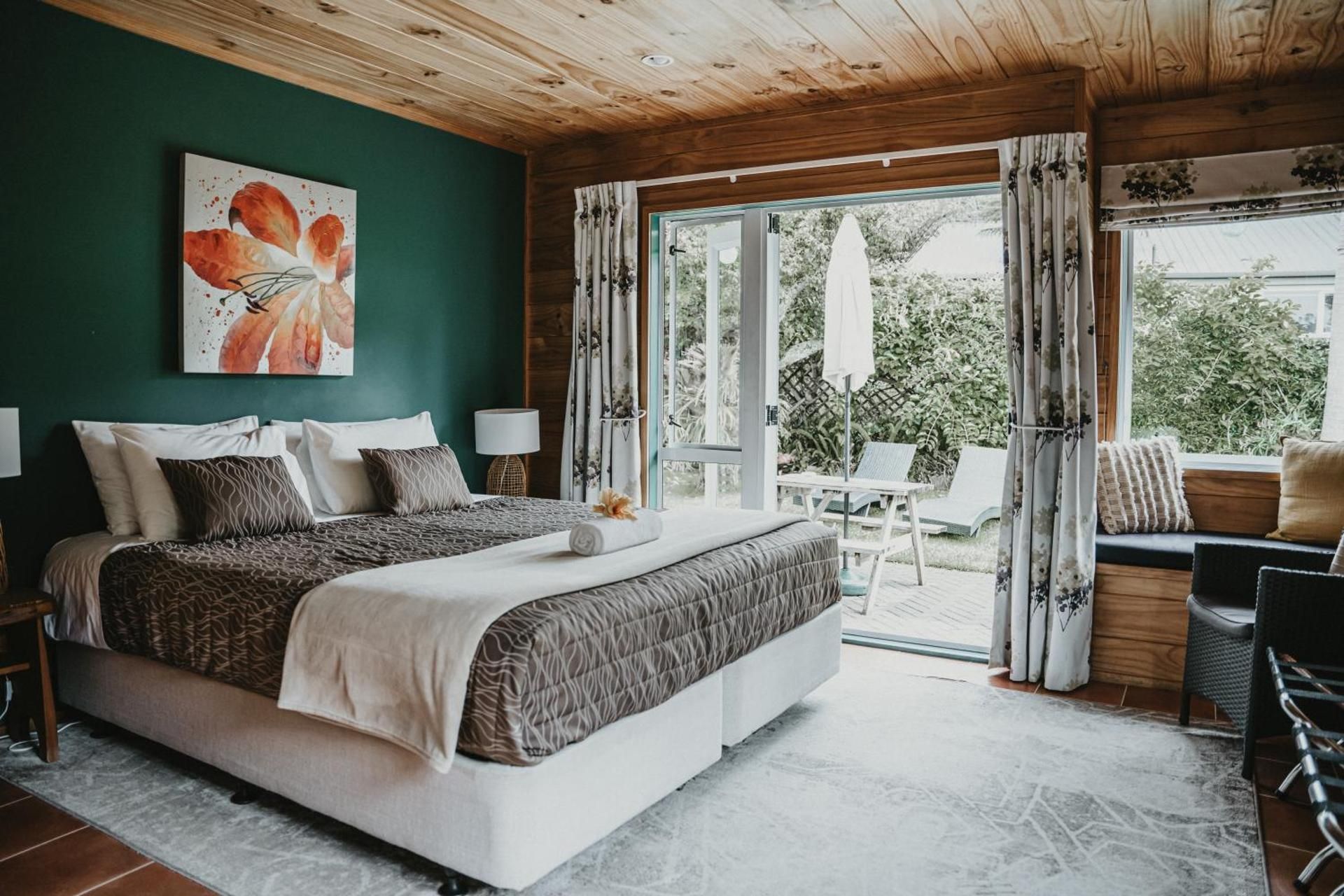 Tatahi Lodge Beach Resort Studio