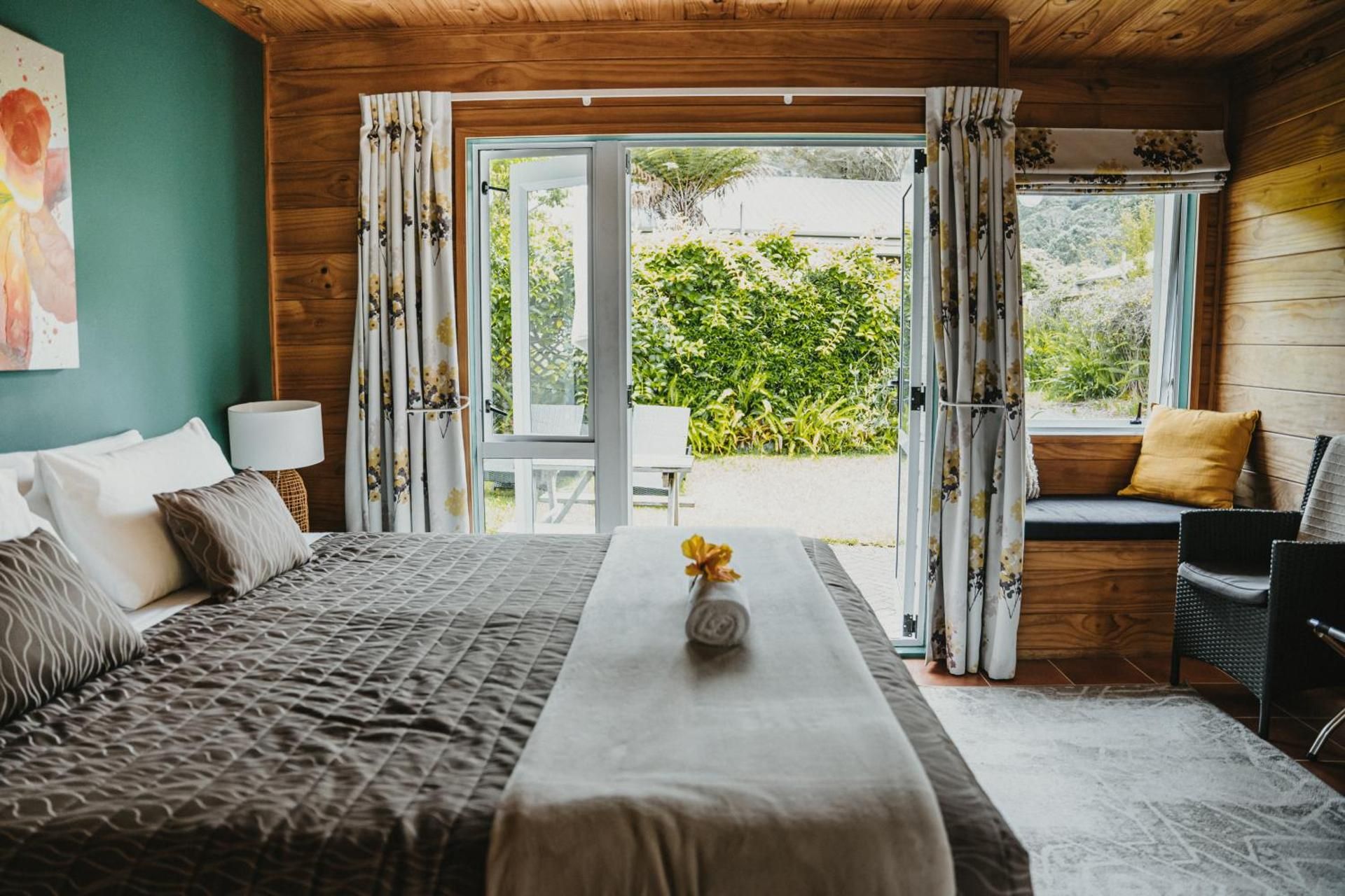 Tatahi Lodge Beach Resort Studio 2