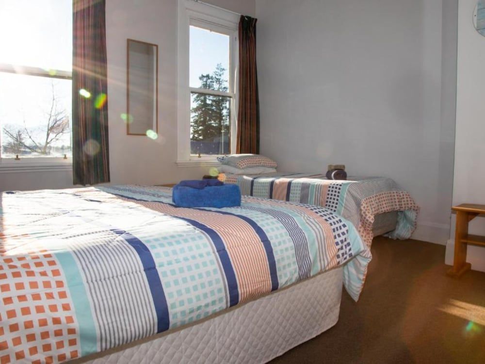 The Blue Pub Family Room 2