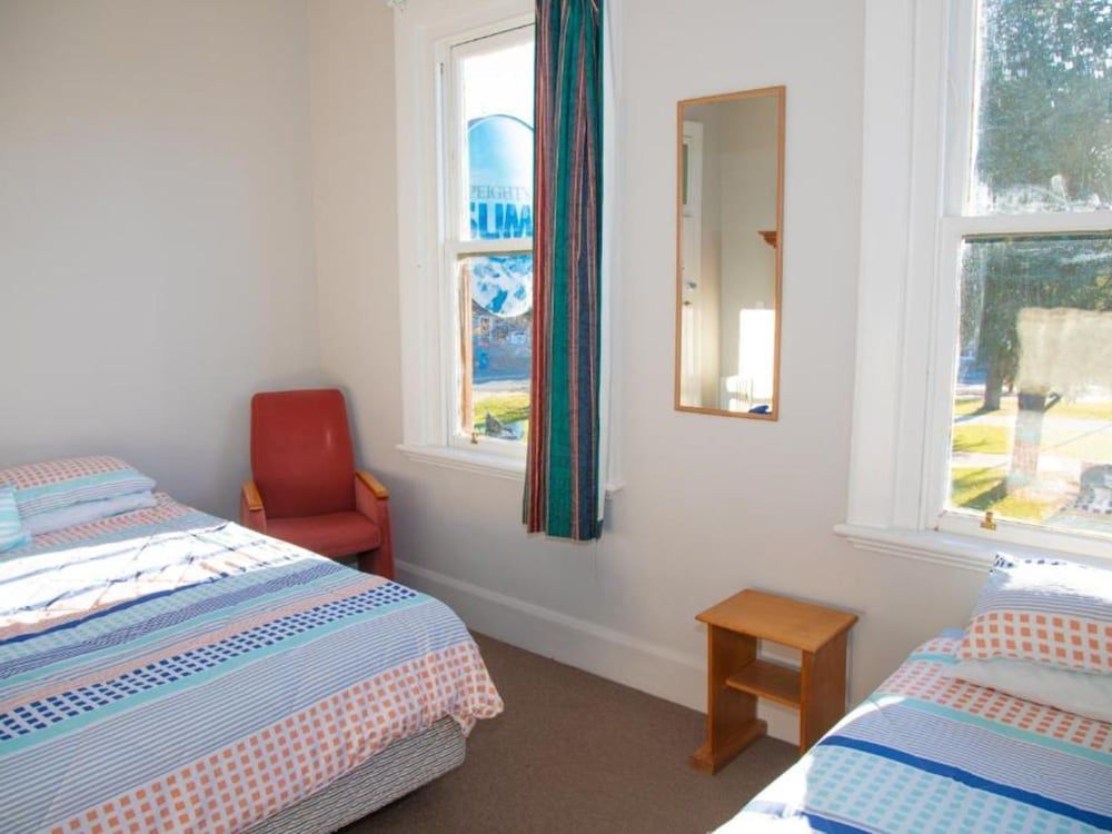 The Blue Pub Family Room 6