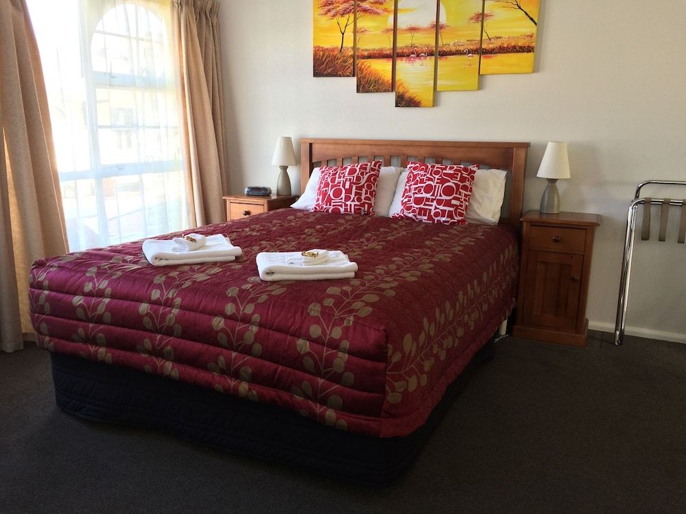 Standard Room, Kitchen (1 Bedroom Suite)