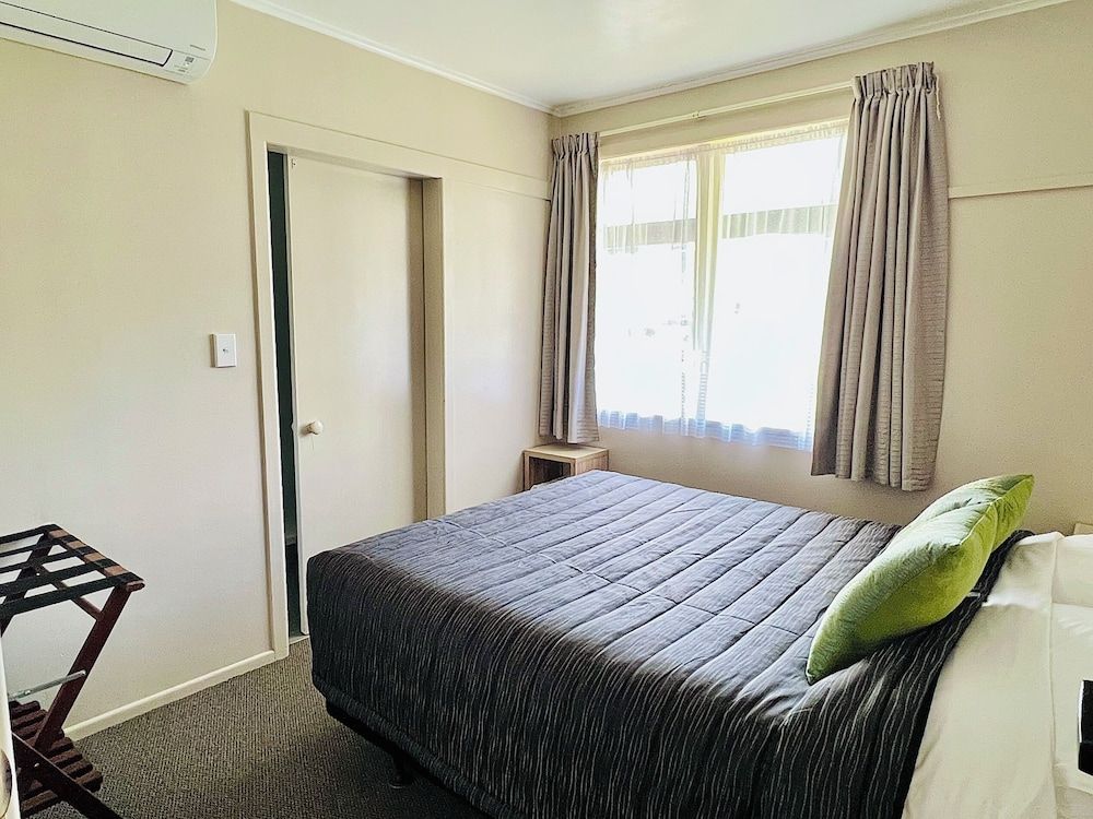 Double Room with own toilet (shared shower)
