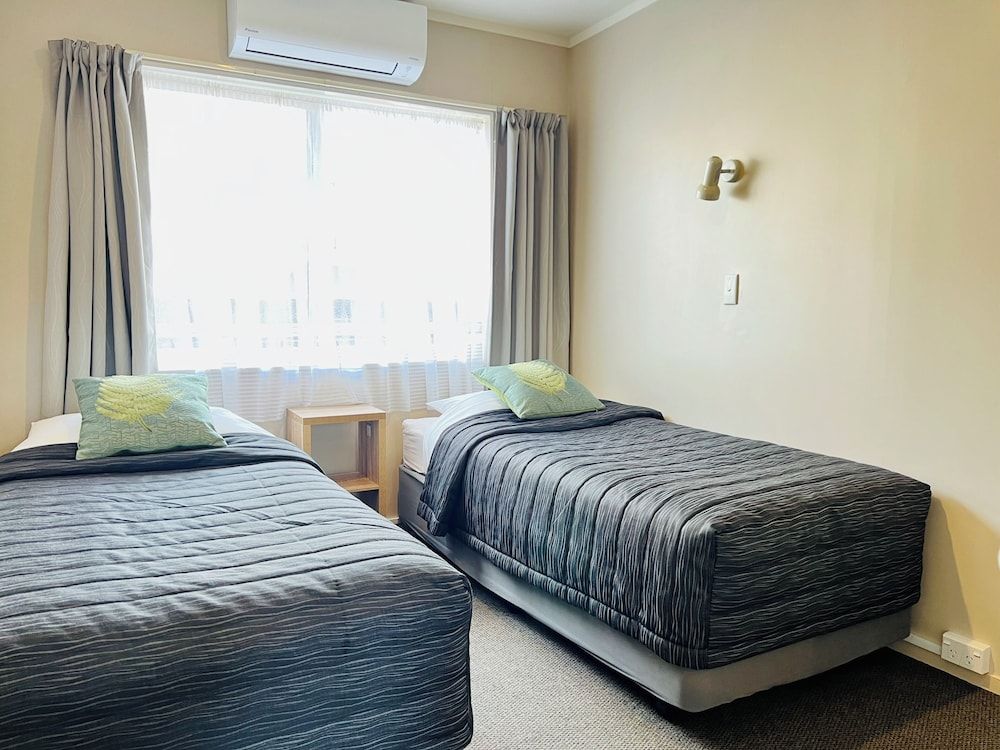 Standard Room (Twin Room with Share Bath)