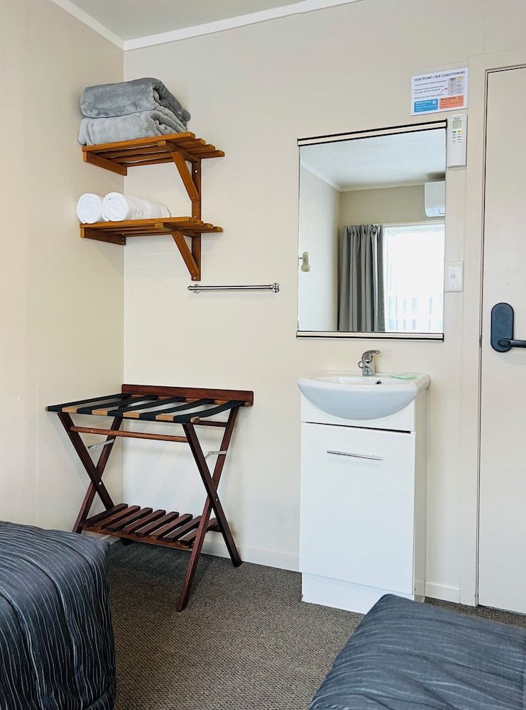 Standard Room (Twin Room with Share Bath)
