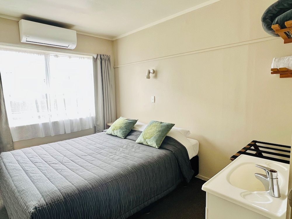 Standard Room (Double Rm with Share Bath)