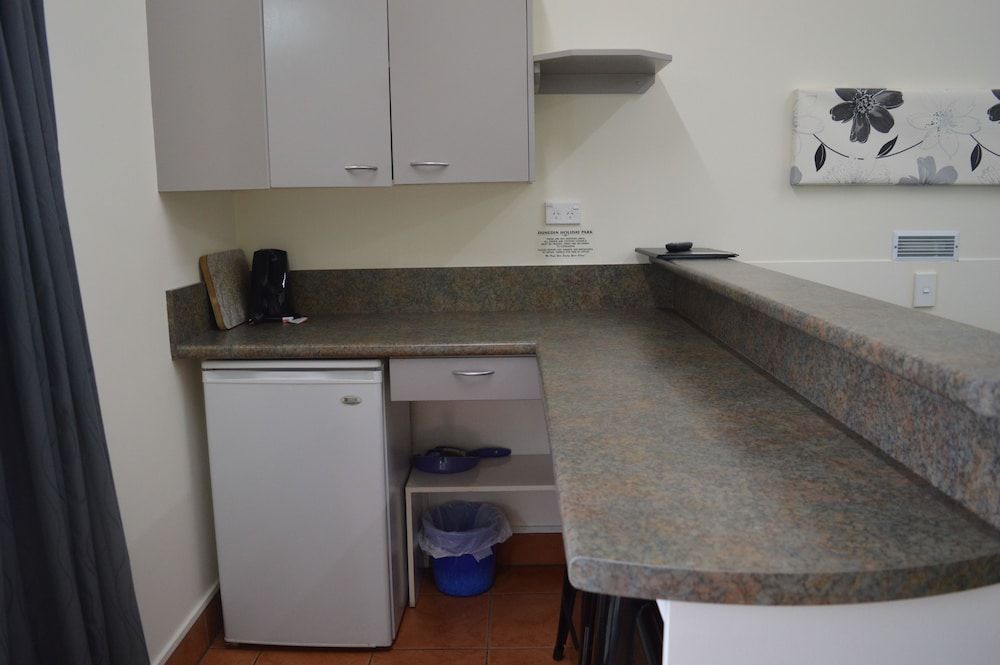 Dunedin Holiday Park & Motels Ensuite Unit 5