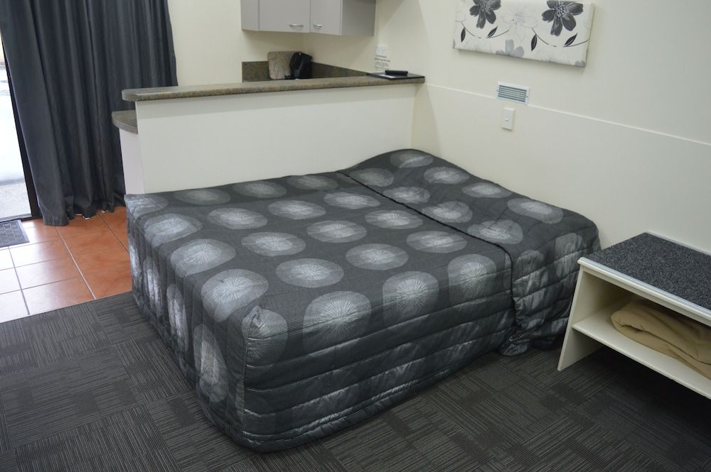 Dunedin Holiday Park & Motels Ensuite Unit 3