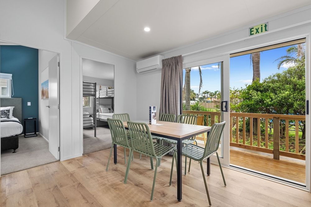 Tasman Holiday Parks – Beachaven Premium Villa 7