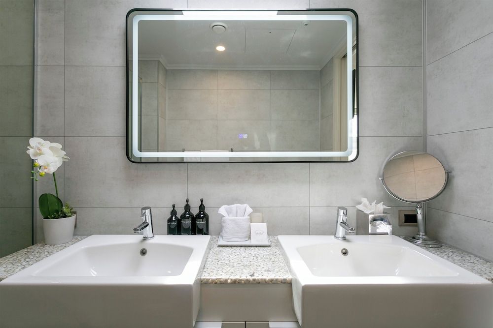 Sacred Waters Penthouse, 4 Bedrooms, Lake View 13