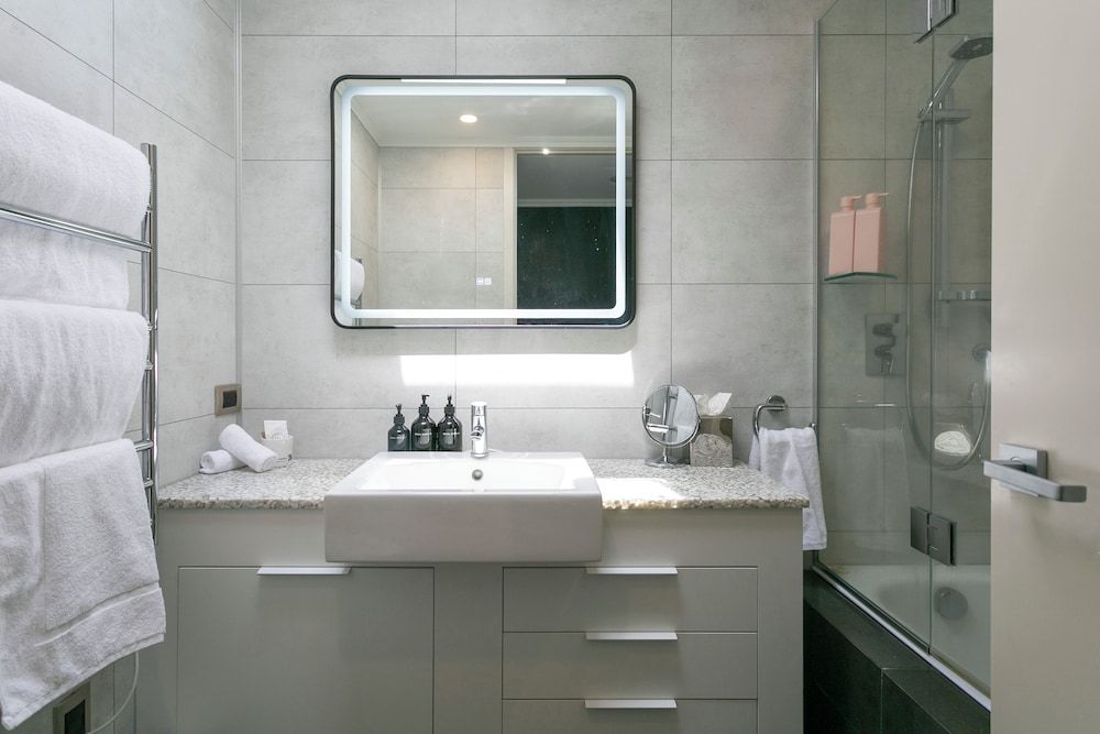 Sacred Waters Penthouse, 4 Bedrooms, Lake View 12