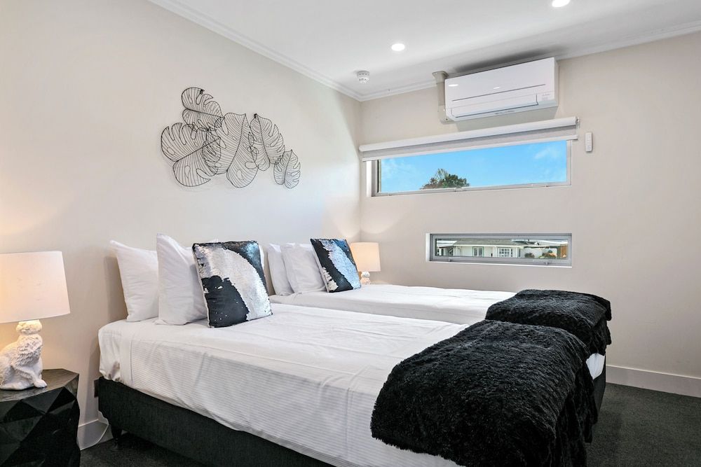 Sacred Waters Penthouse, 4 Bedrooms, Lake View 4